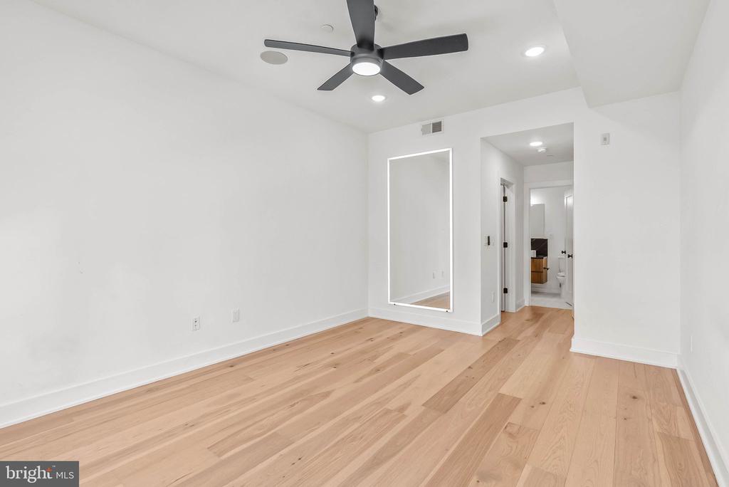 1723 FRANCIS STREET Unit: 3E
