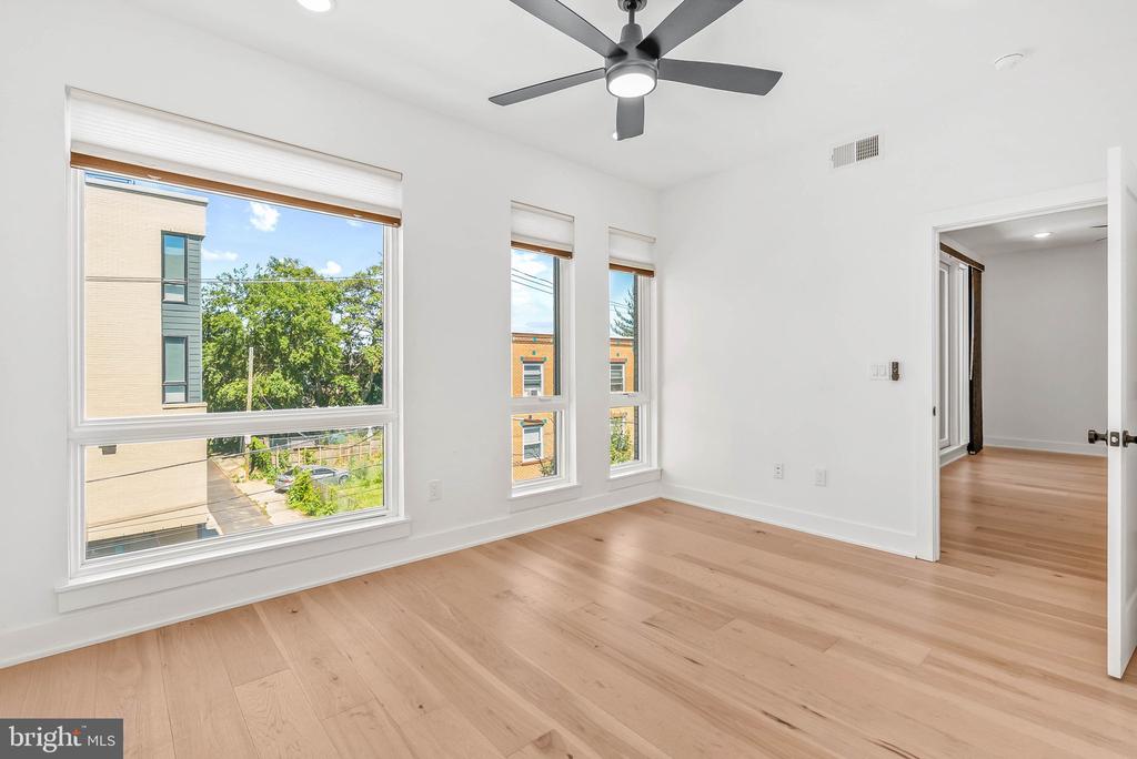 1723 FRANCIS STREET Unit: 3E