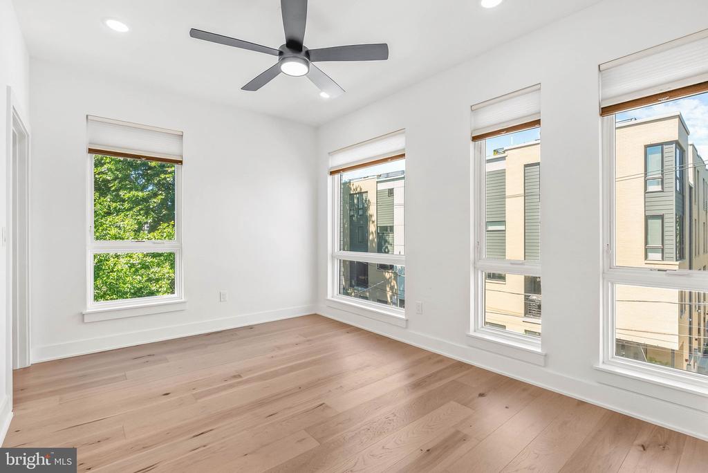 1723 FRANCIS STREET Unit: 3E