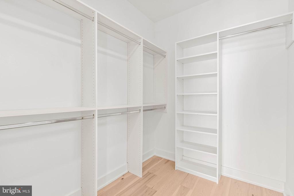 1723 FRANCIS STREET Unit: 3E