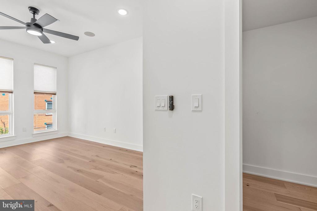 1723 FRANCIS STREET Unit: 3E
