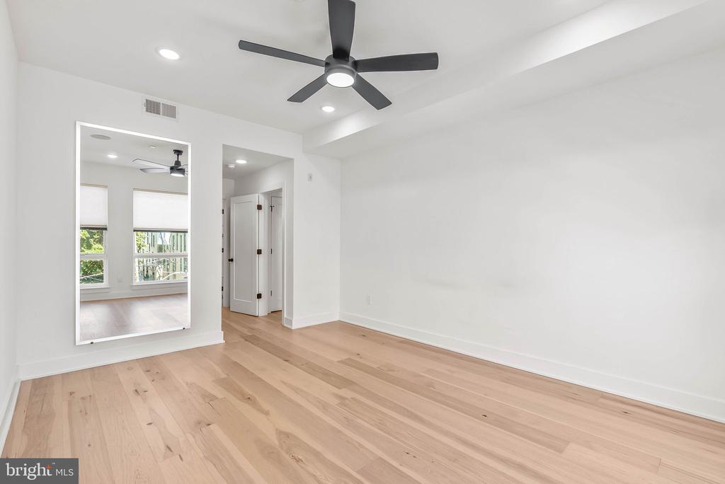 1723 FRANCIS STREET Unit: 3E