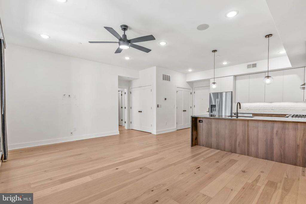 1723 FRANCIS STREET Unit: 3E