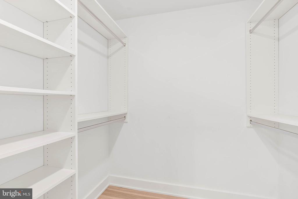 1723 FRANCIS STREET Unit: 3E