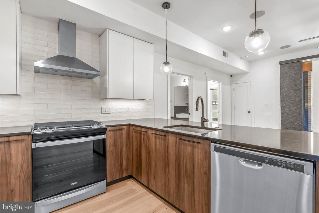 1723 FRANCIS STREET Unit: 3E