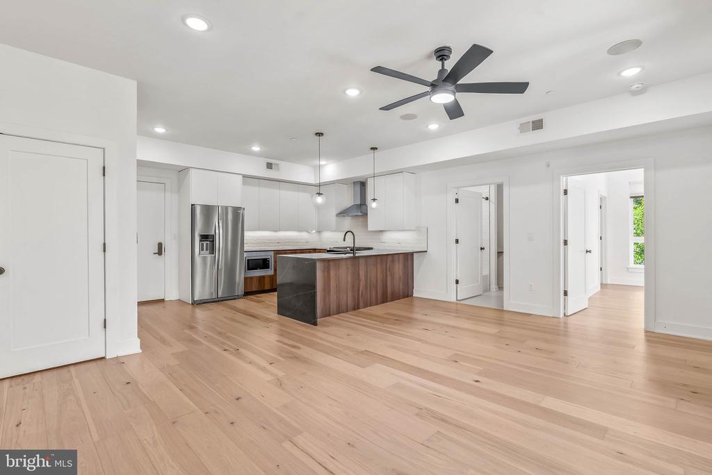 1723 FRANCIS STREET Unit: 3E