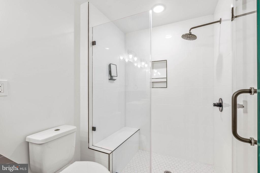 1723 FRANCIS STREET Unit: 3E