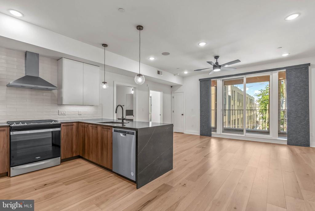 1723 FRANCIS STREET Unit: 3E
