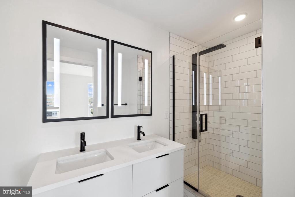 1501 N 31ST STREET Unit: PH12