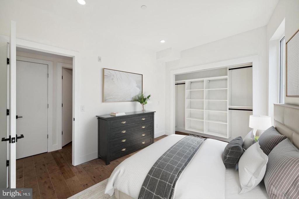 1501 N 31ST STREET Unit: PH12