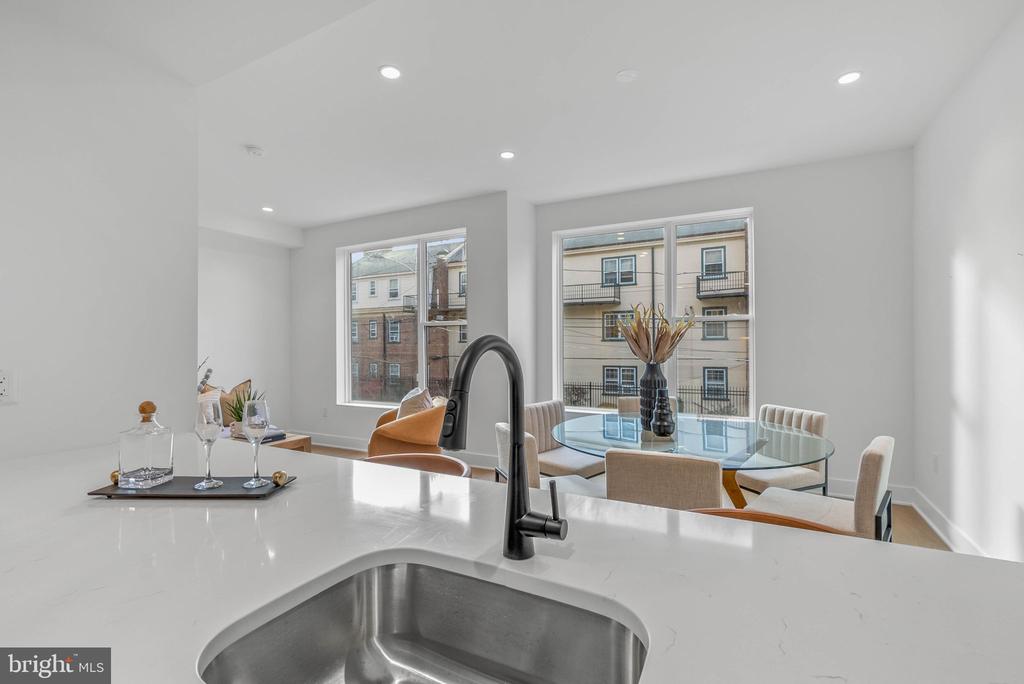 637 N 7TH STREET Unit: C4B