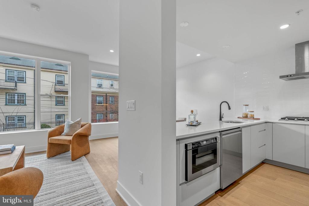 637 N 7TH STREET Unit: C4B