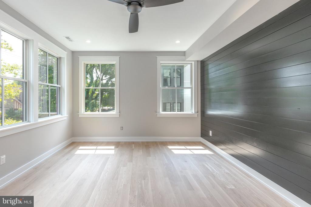 161 CARPENTER LANE