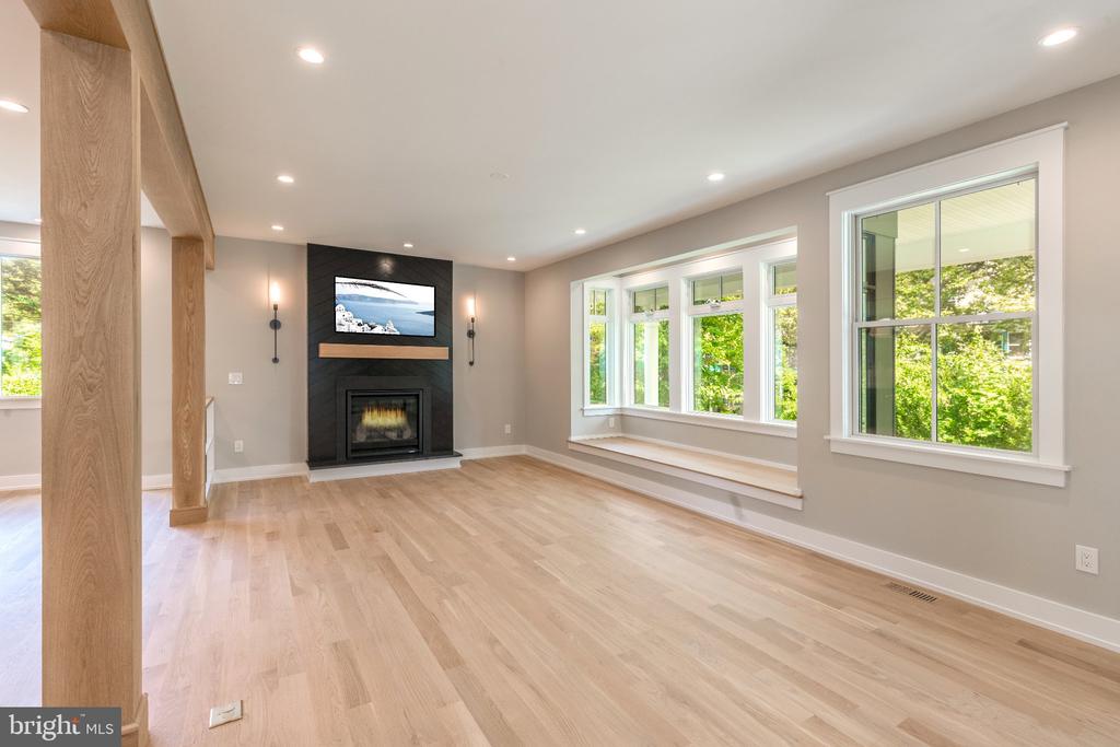 161 CARPENTER LANE