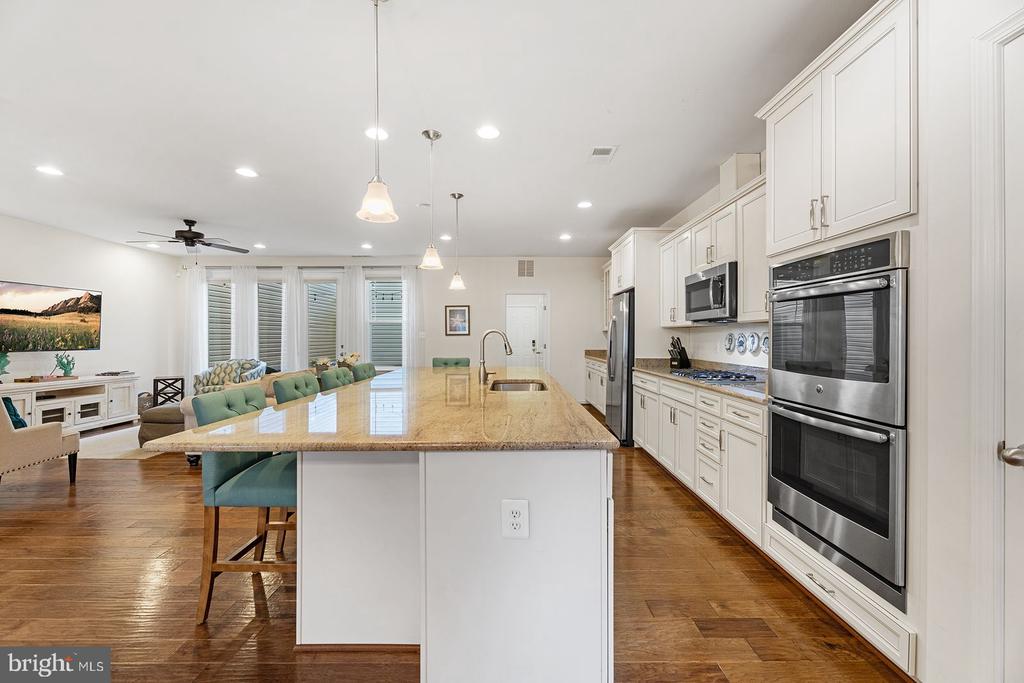 15 Bennett Point Ln #T206h