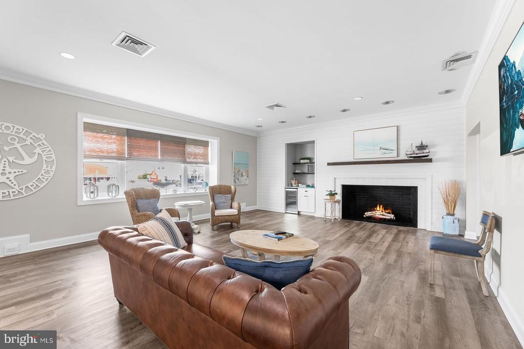 1209 Coastal Hwy #9