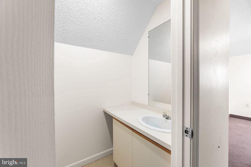 1209 Coastal Hwy #9