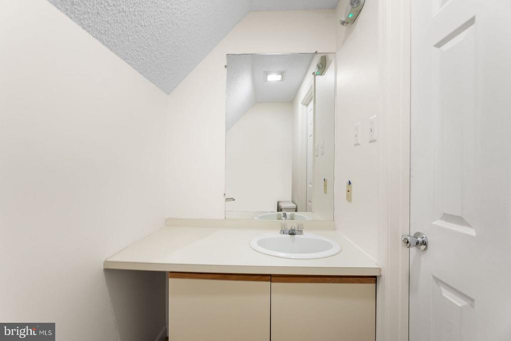 1209 Coastal Hwy #9