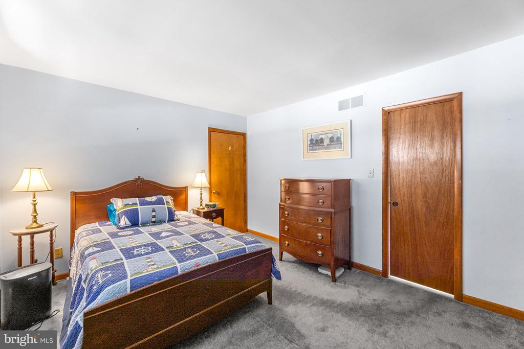 5 Kent Ave