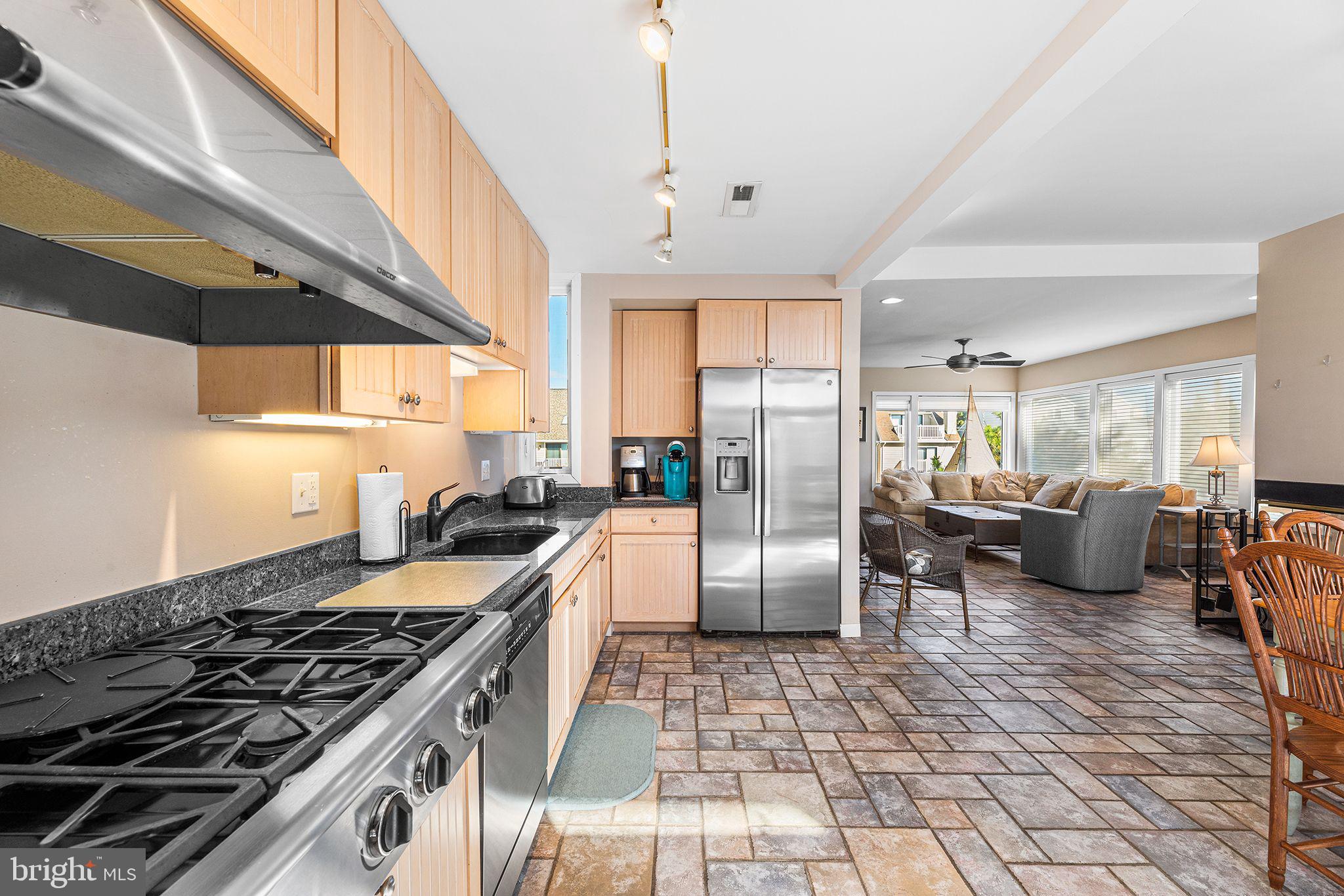 40126 W VIRGINIA AVENUE