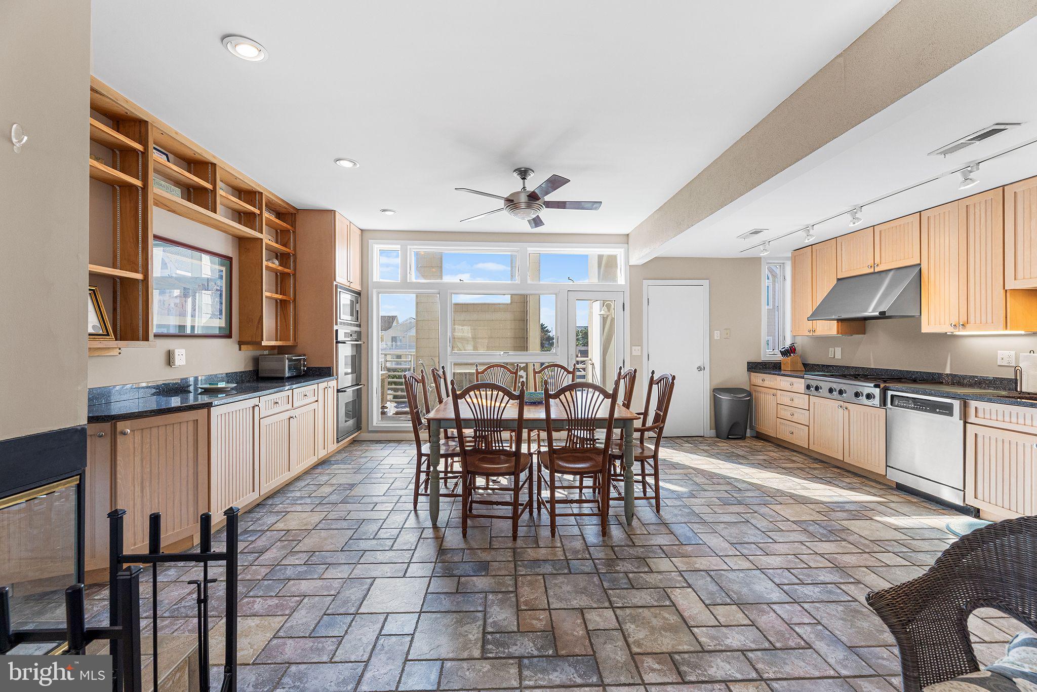 40126 W VIRGINIA AVENUE