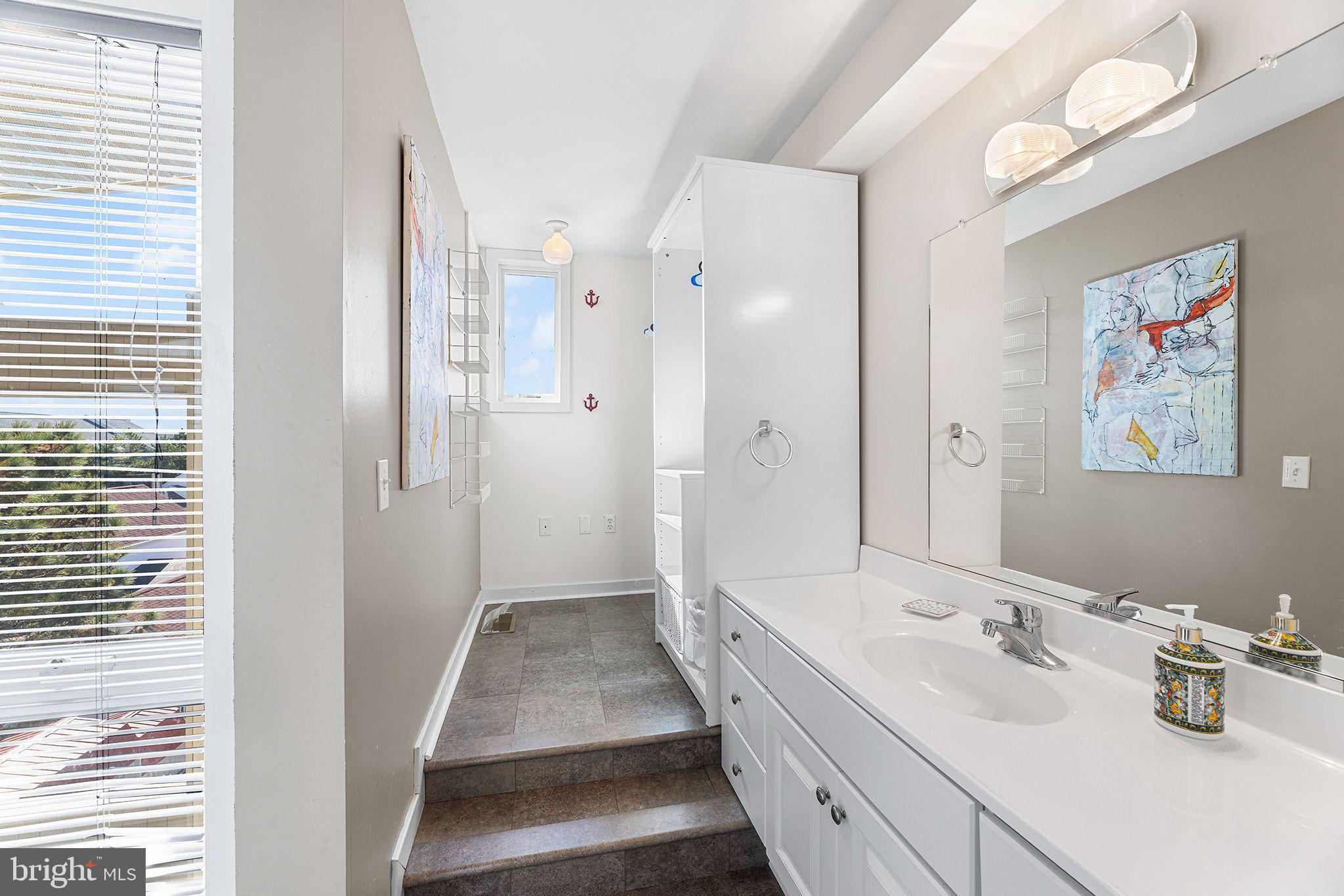 40126 W VIRGINIA AVENUE