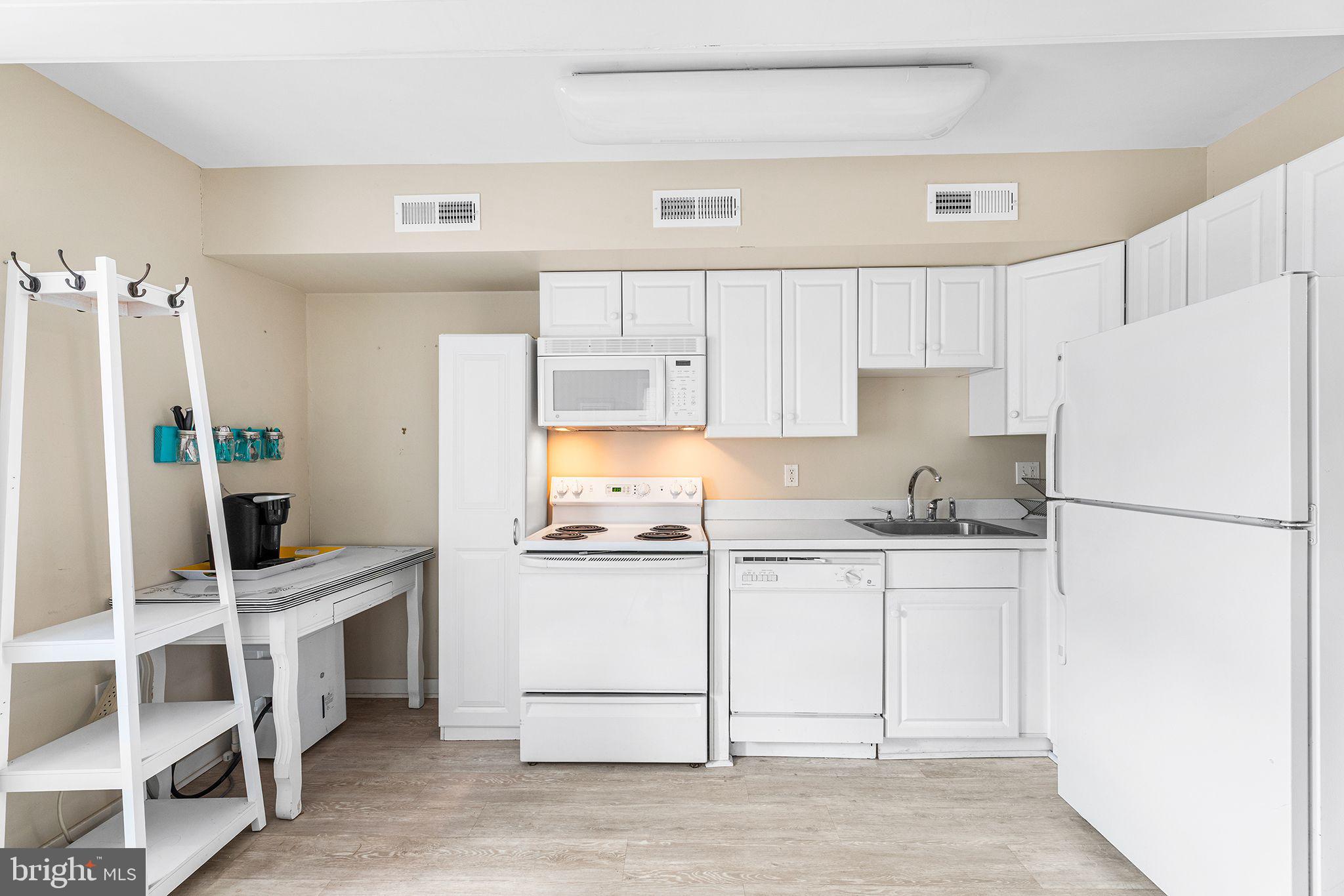 40126 W VIRGINIA AVENUE