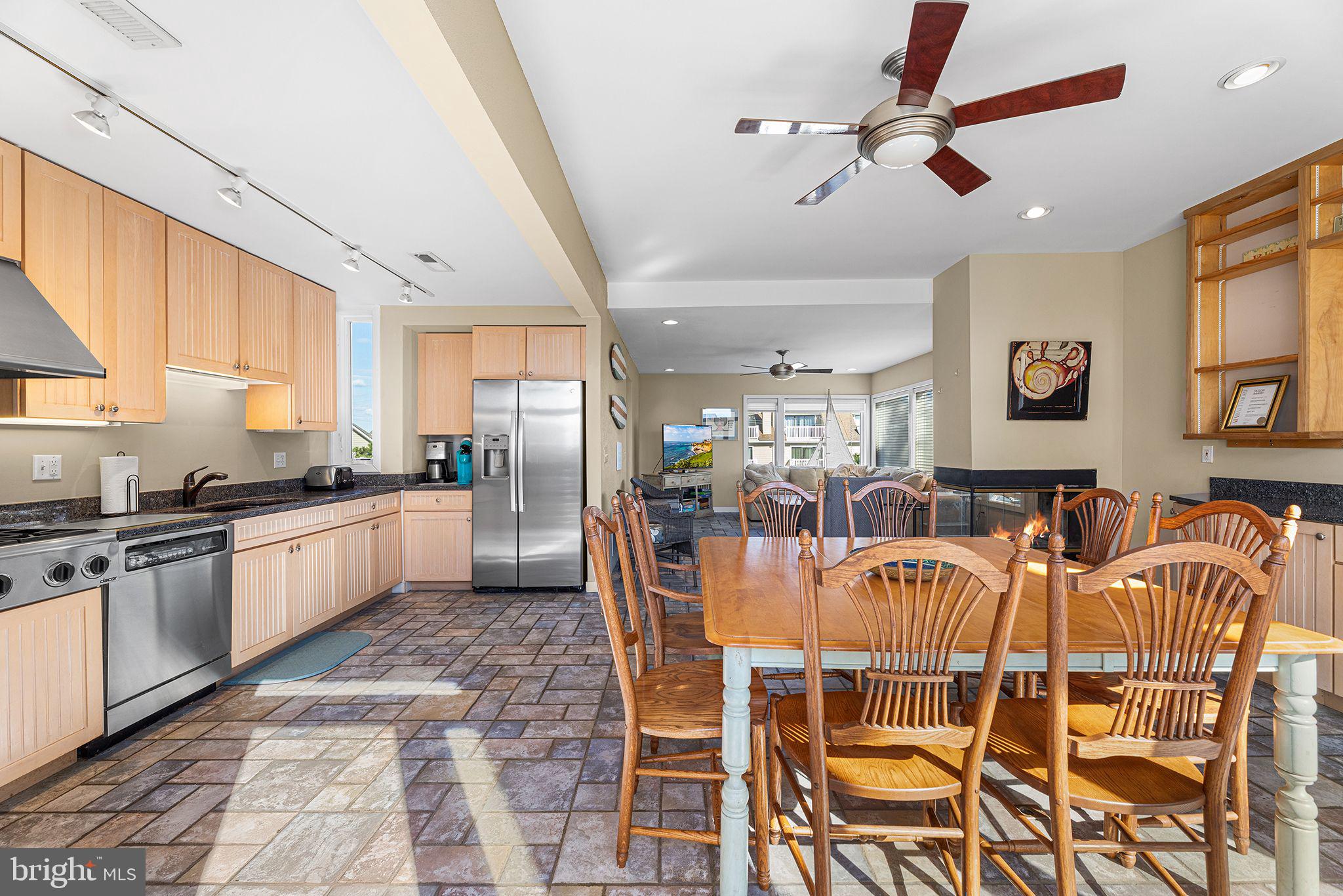 40126 W VIRGINIA AVENUE