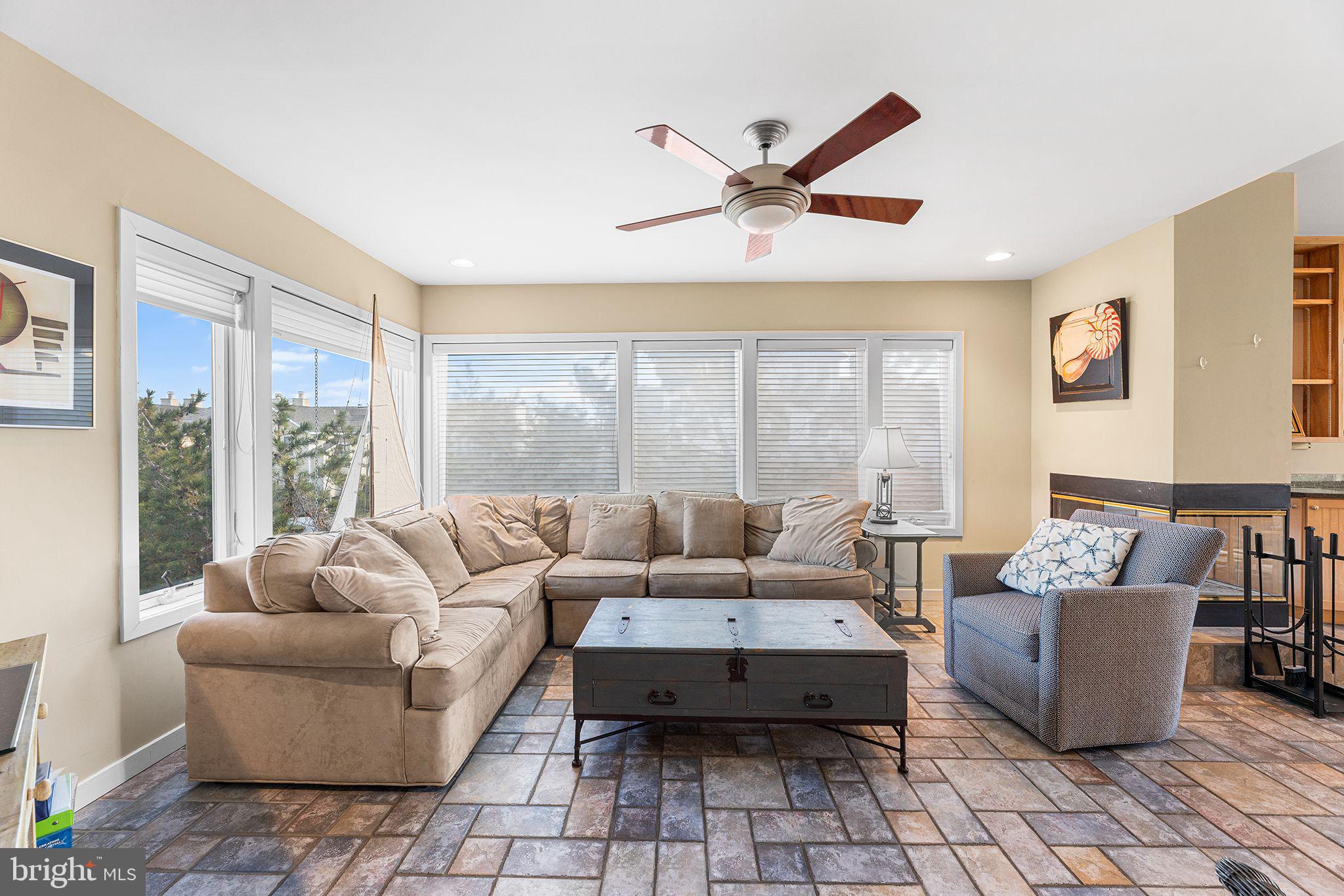 40126 W VIRGINIA AVENUE