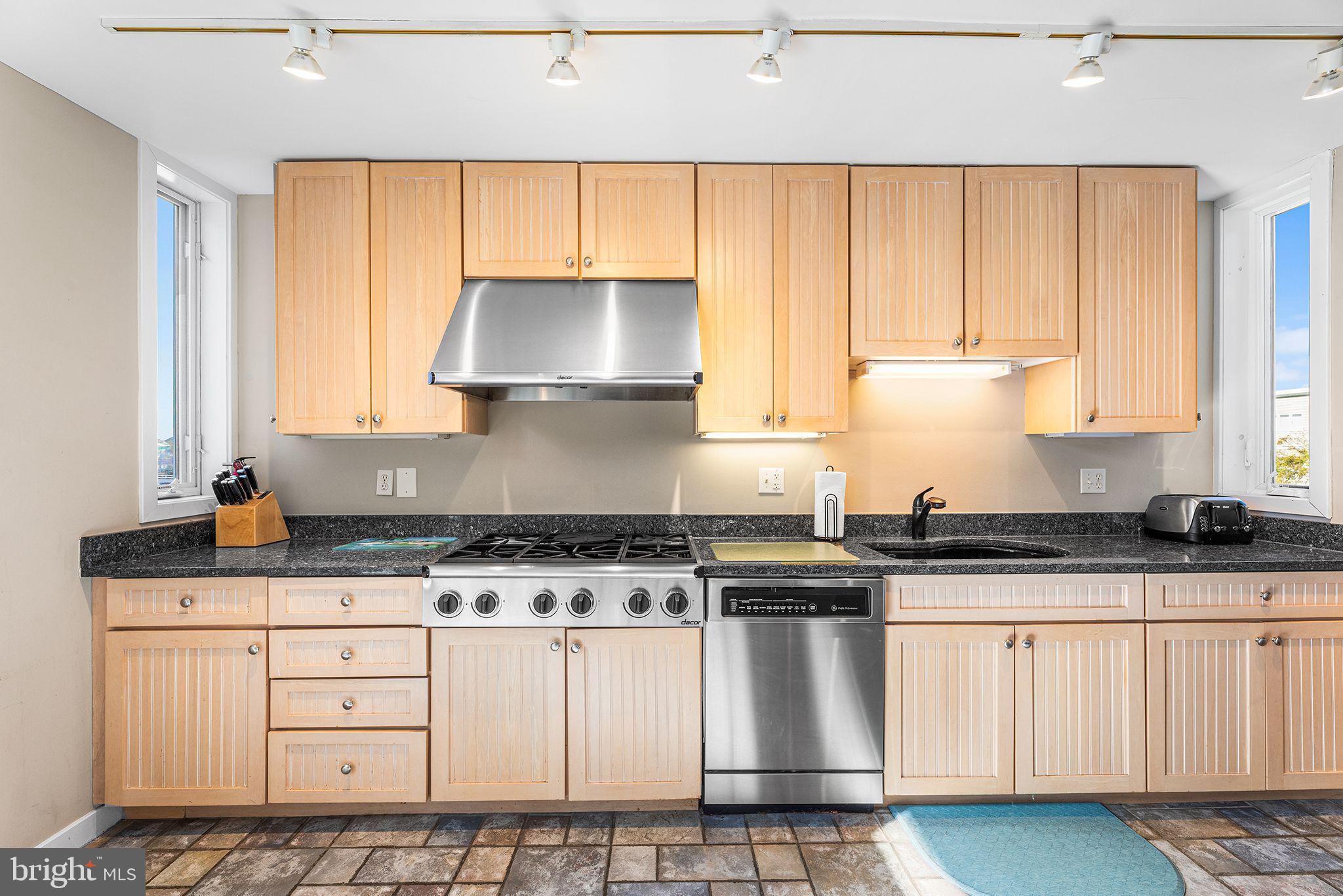 40126 W VIRGINIA AVENUE