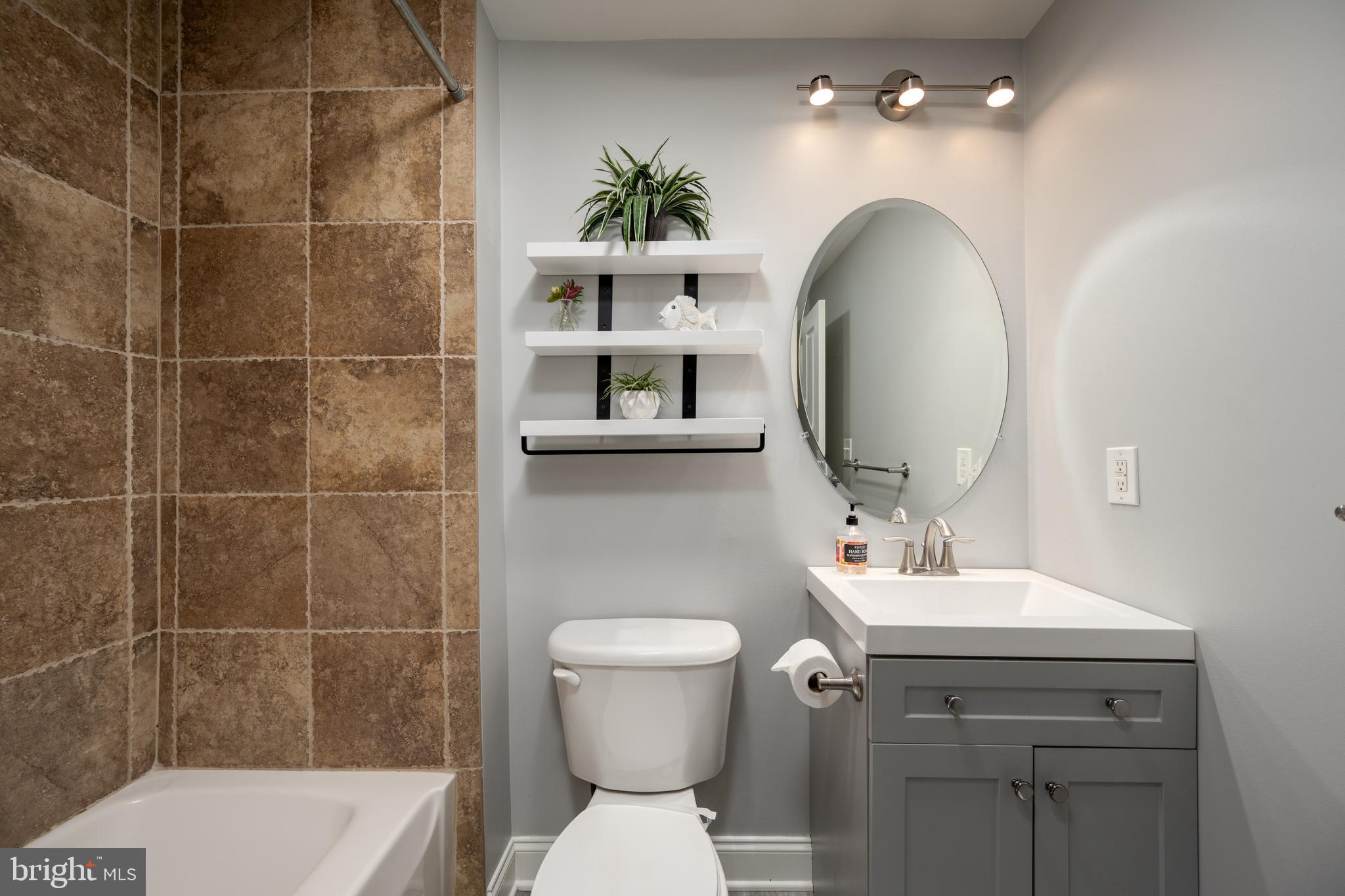 2 Dorchester STREET Unit: 605