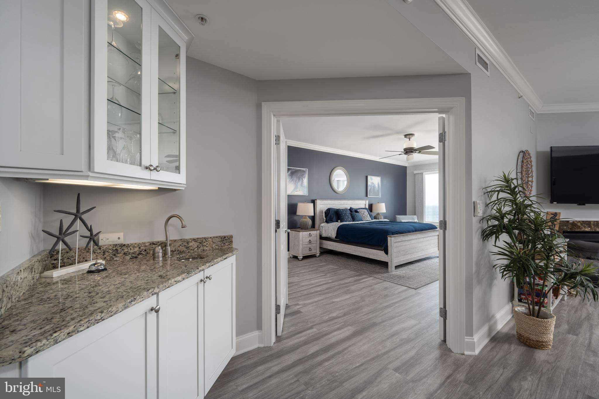 2 Dorchester STREET Unit: 605