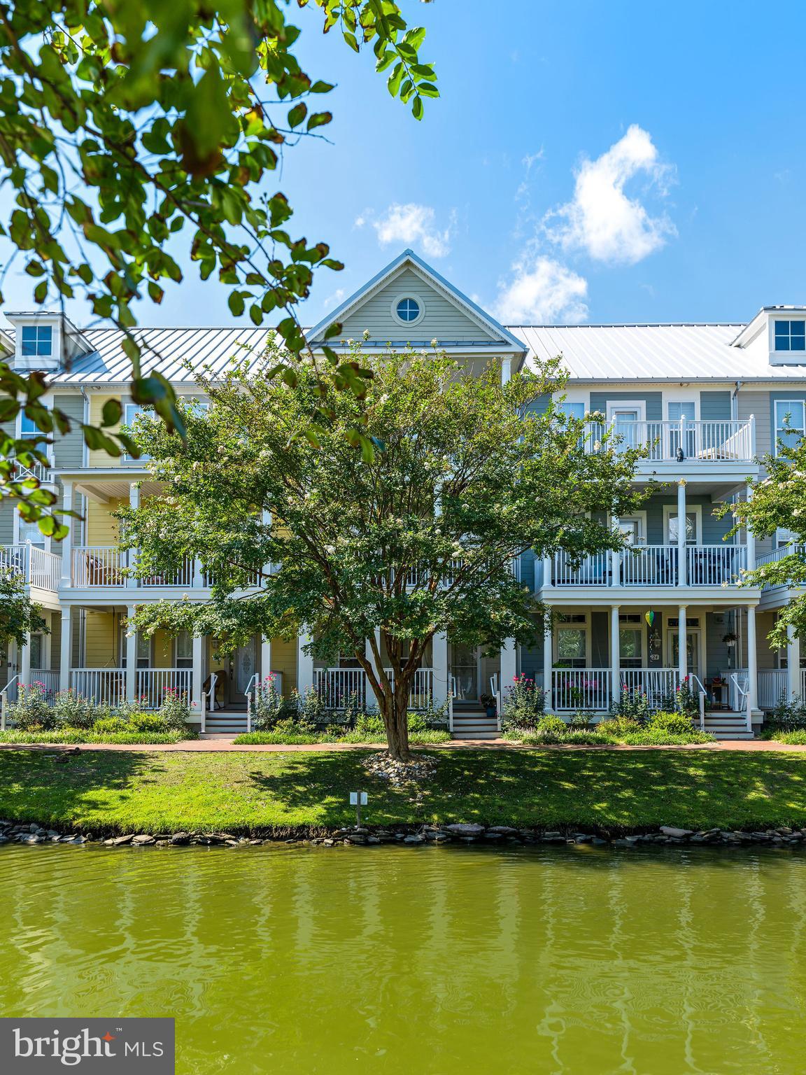 22 Canal Side Mews W