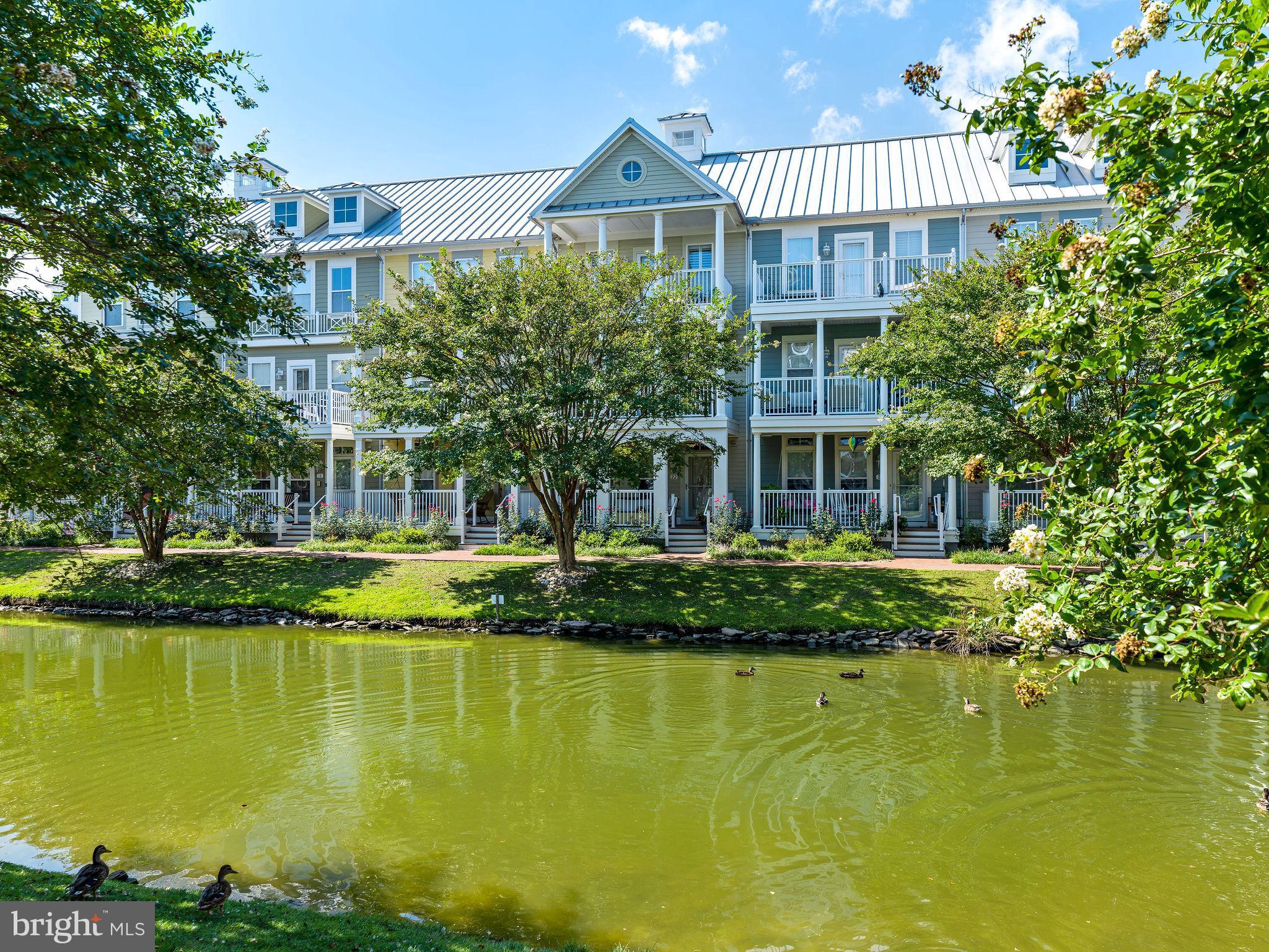 22 Canal Side Mews W