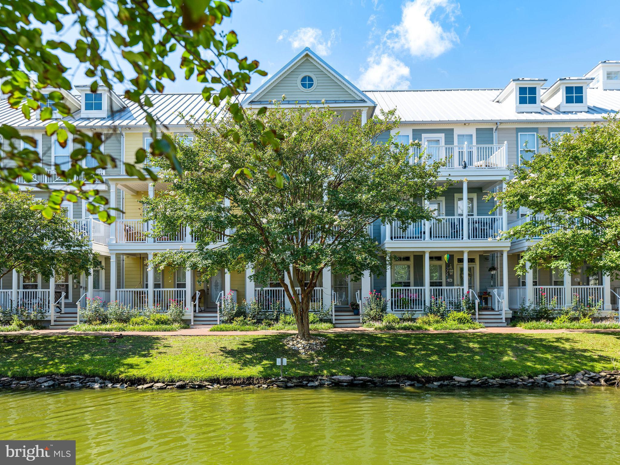 22 Canal Side Mews W