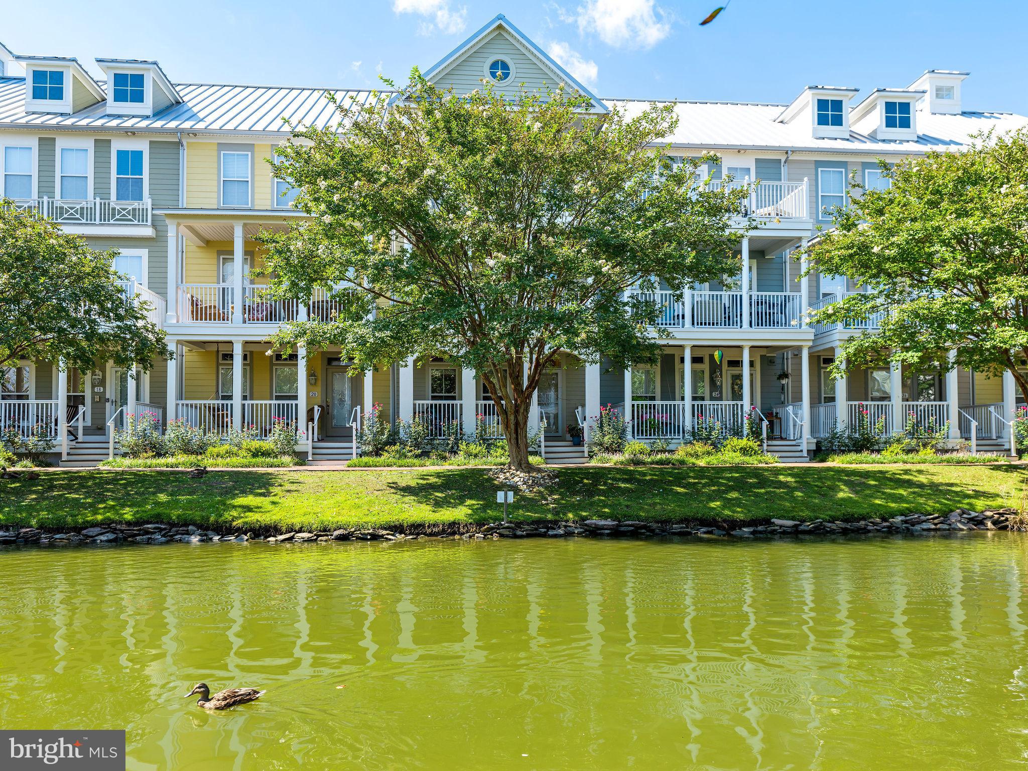 22 Canal Side Mews W
