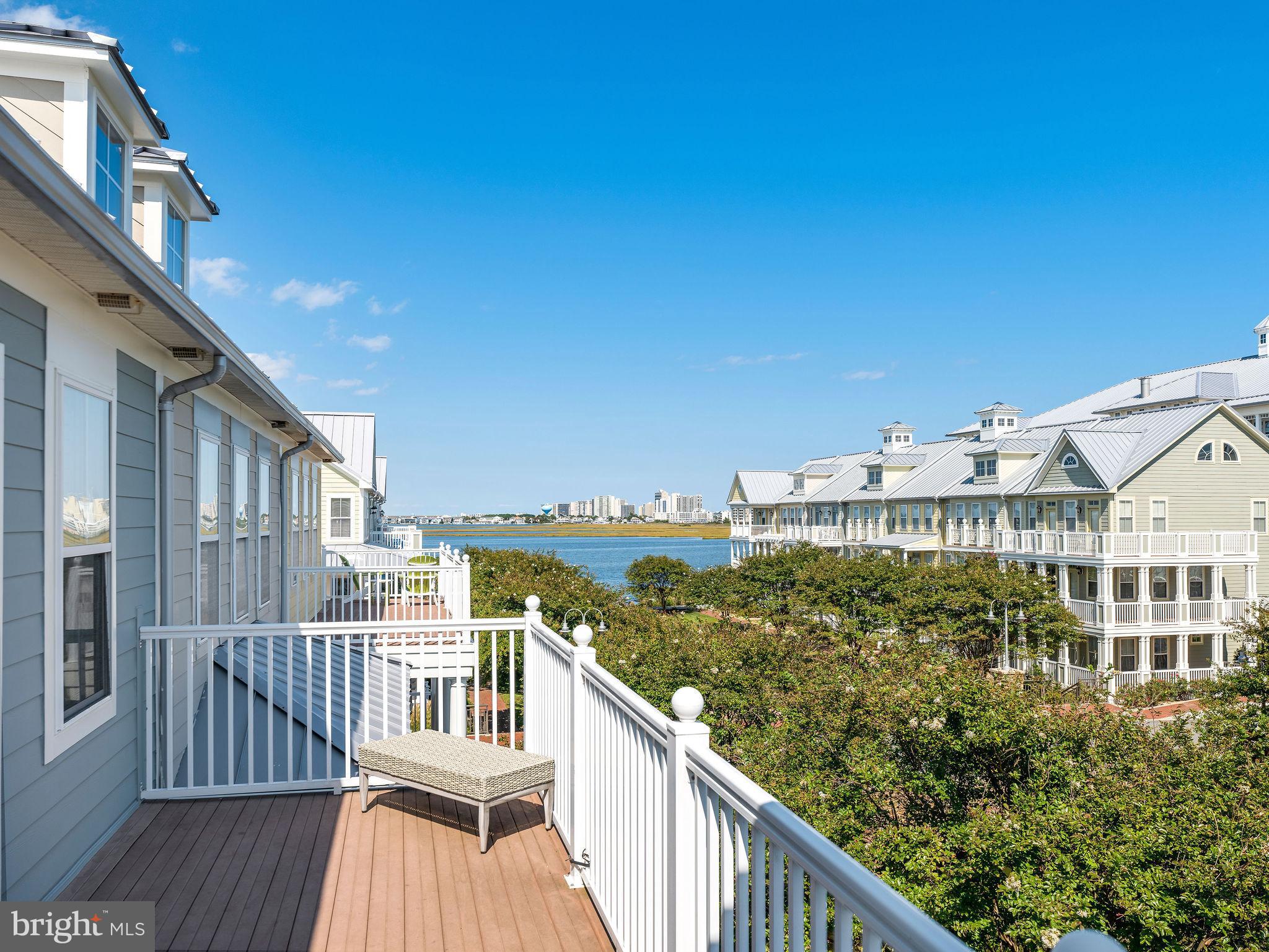 22 Canal Side Mews W