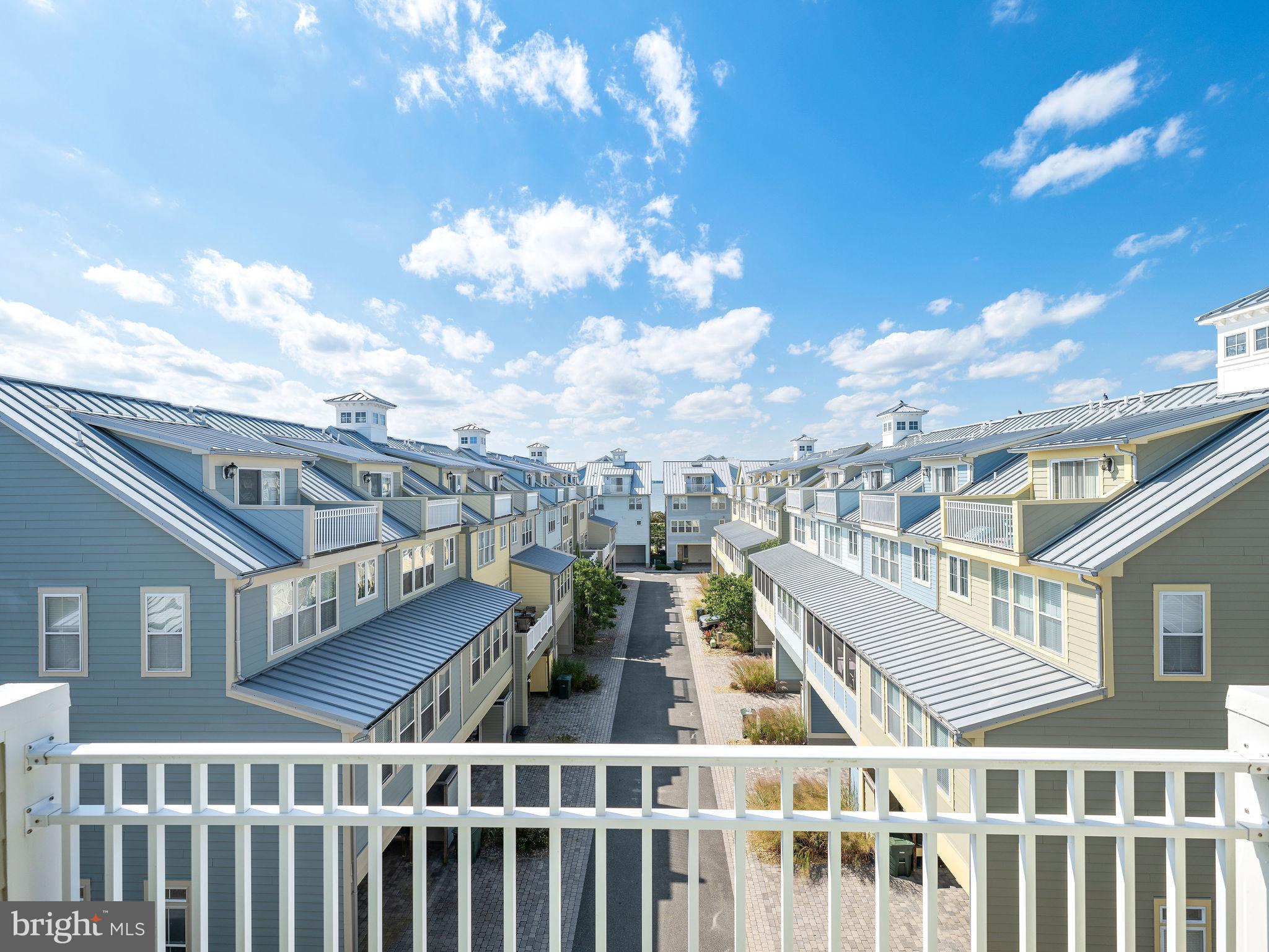 22 Canal Side Mews W