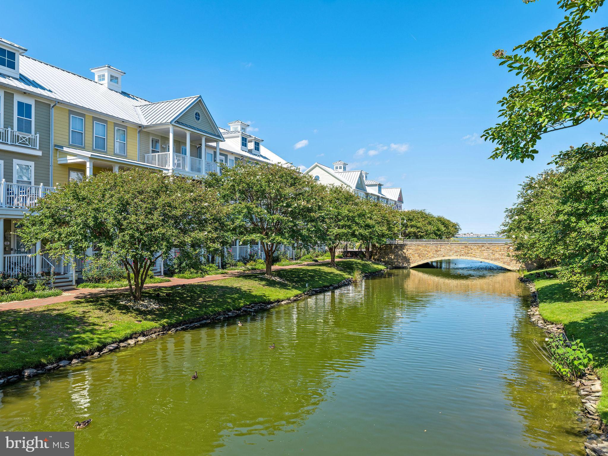 22 Canal Side Mews W