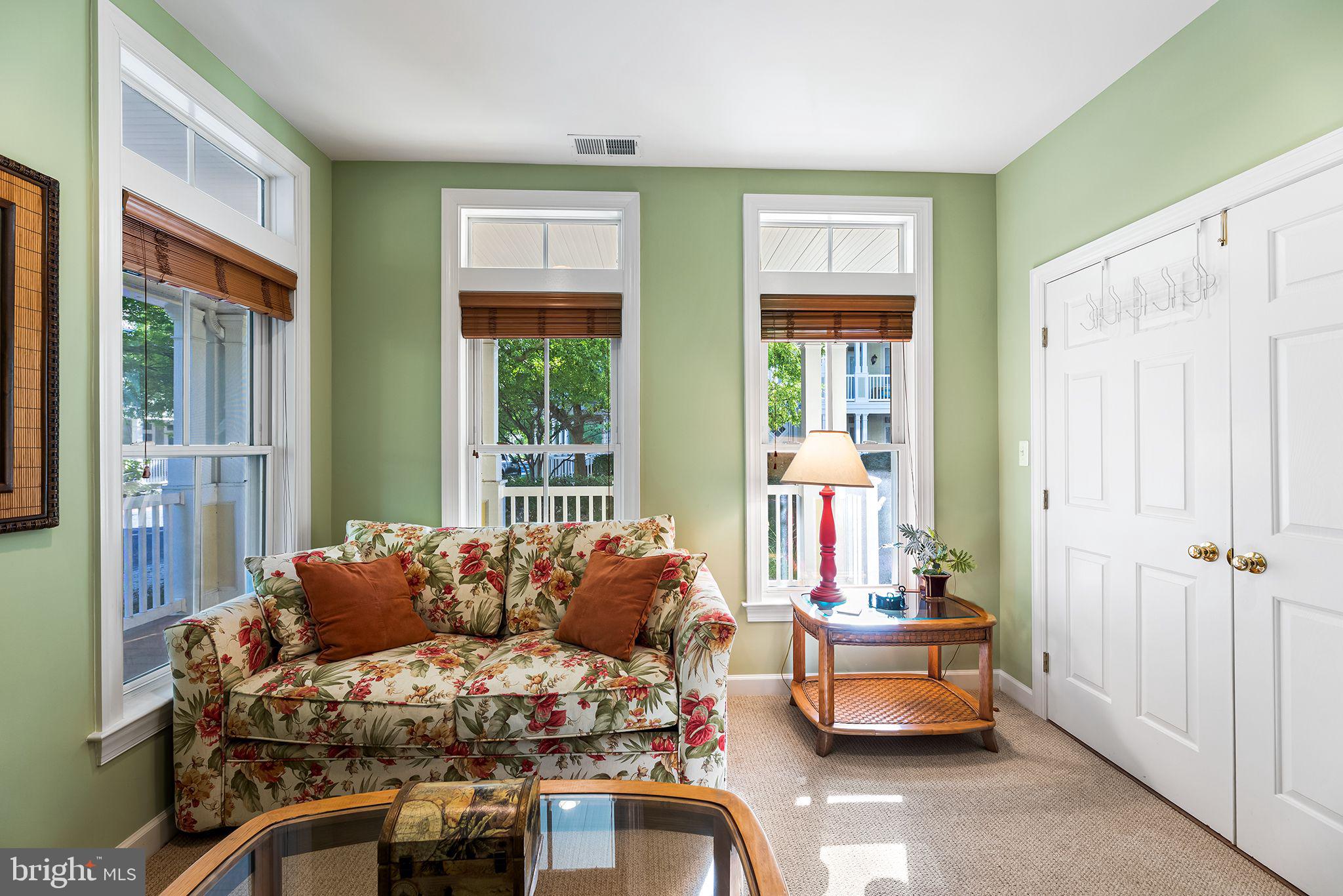 33 Island Edge DRIVE