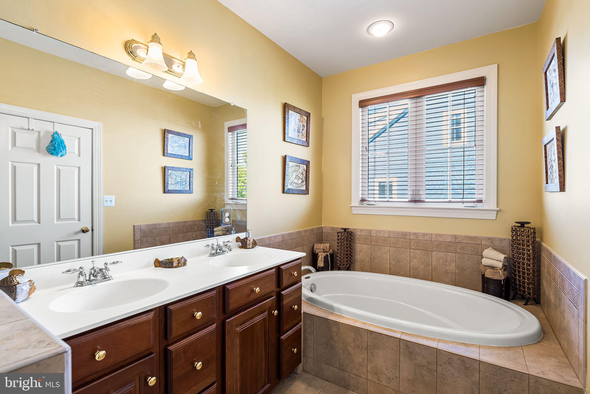 33 Island Edge DRIVE