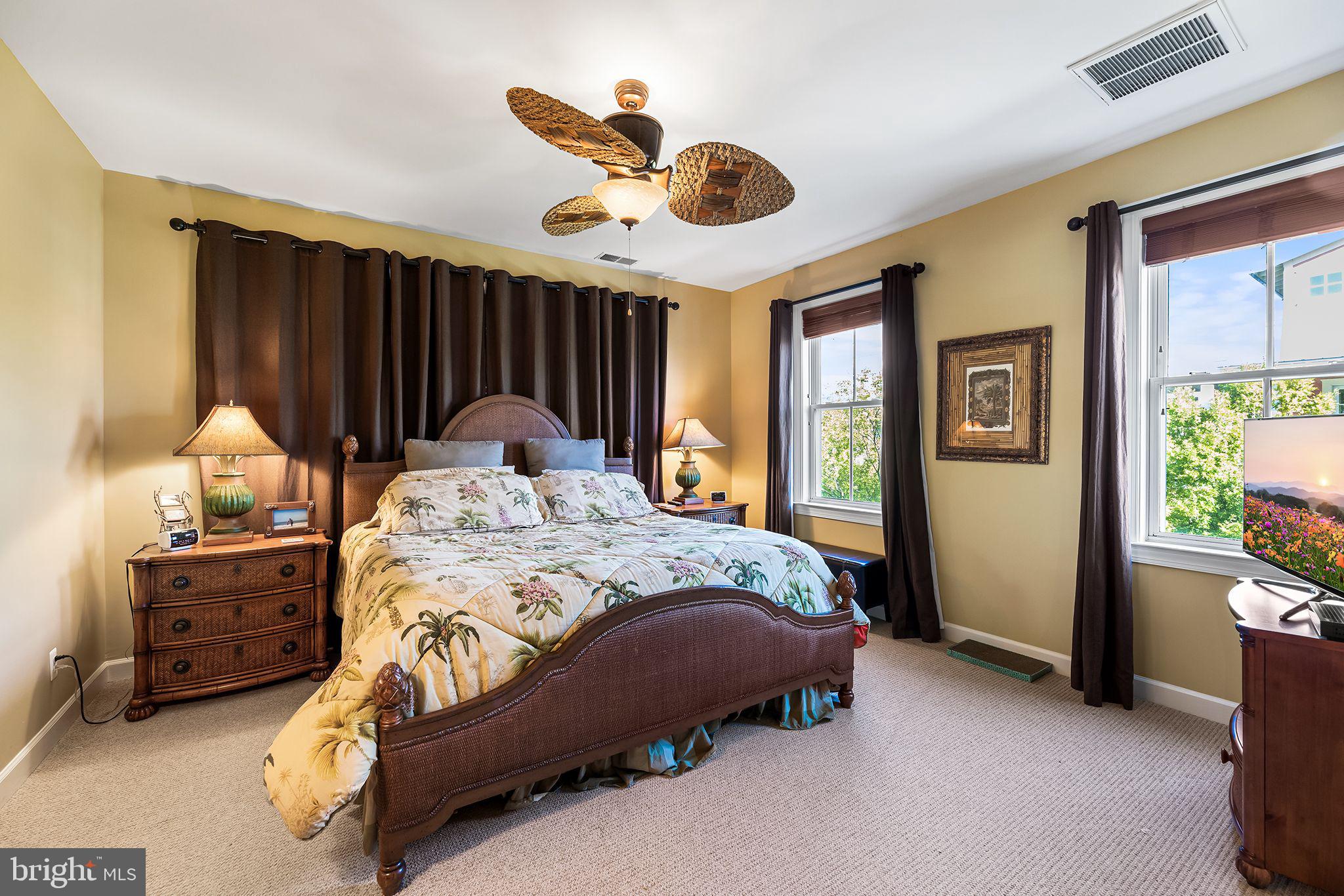 33 Island Edge DRIVE
