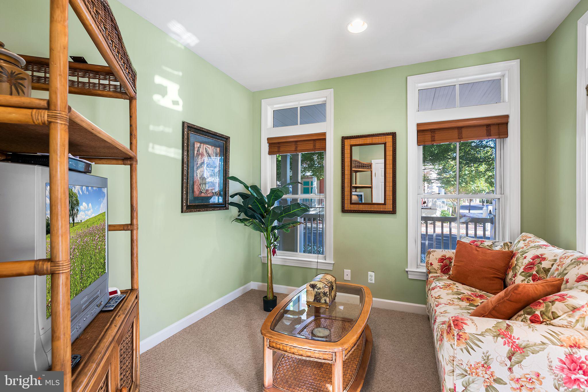 33 Island Edge DRIVE