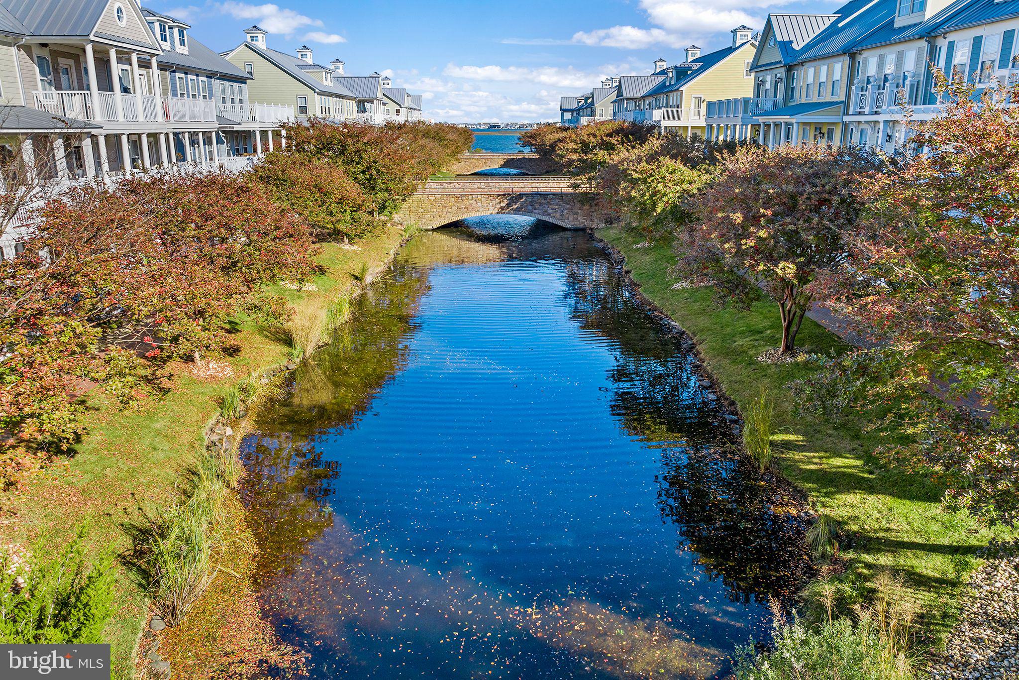 6 Canal Side Mews W