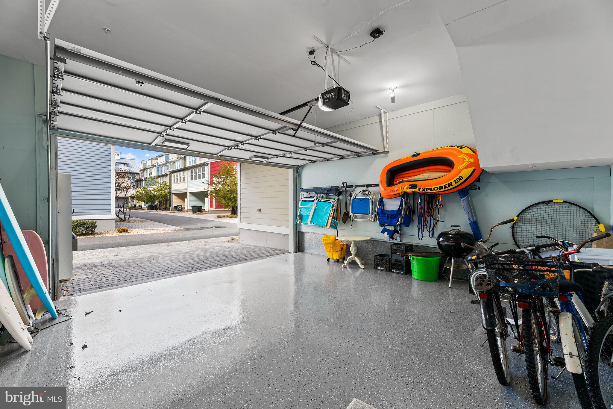6 Canal Side Mews W