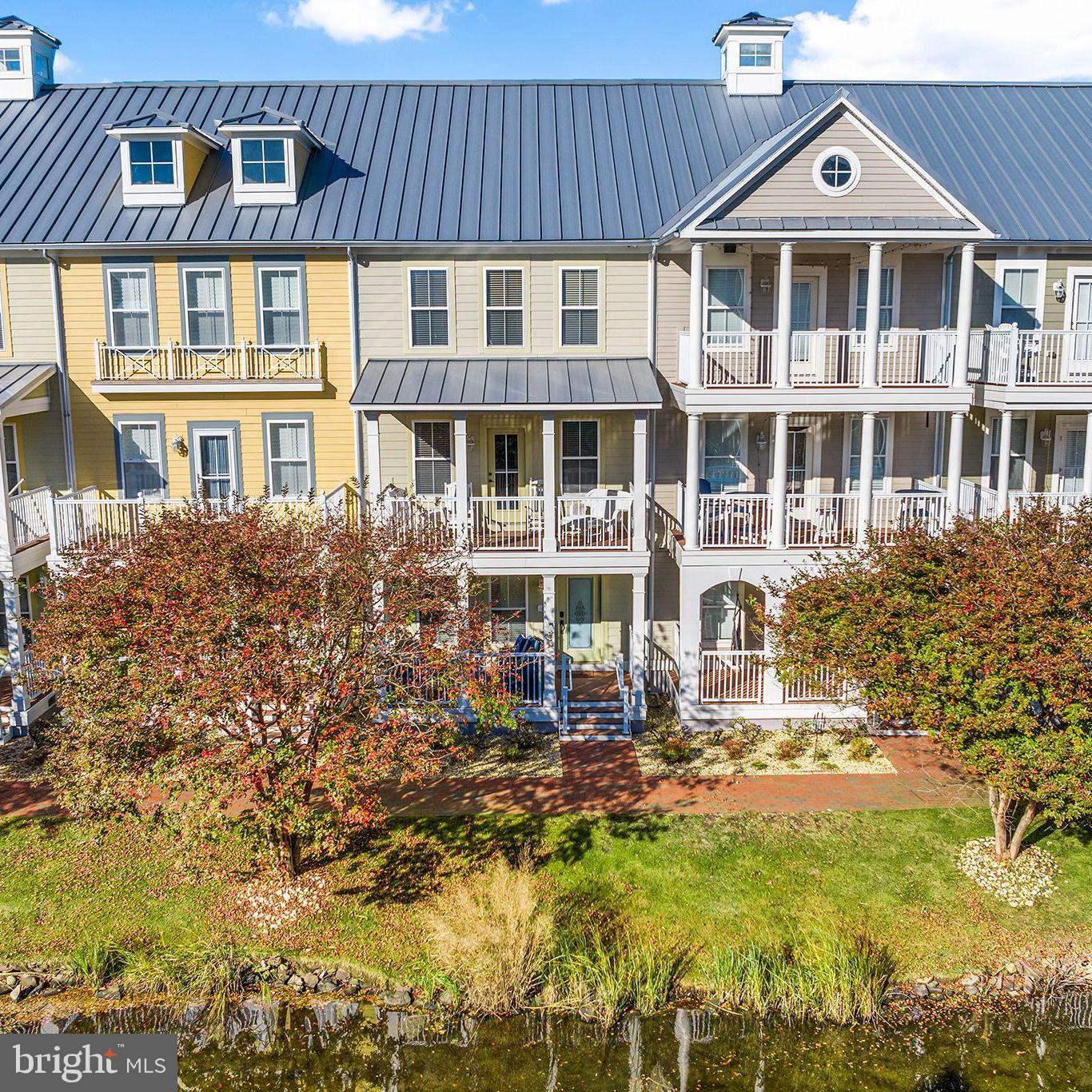 6 Canal Side Mews W