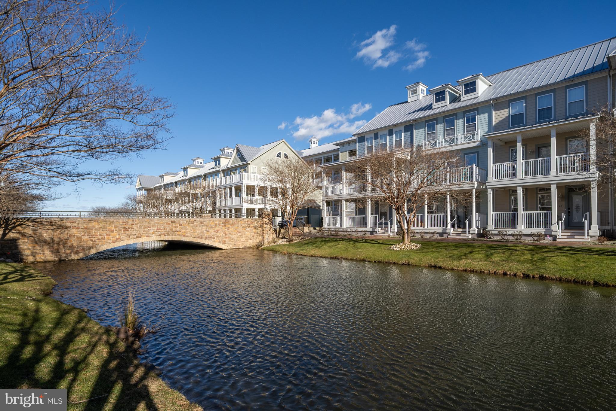 25 Canal Side MEWS E