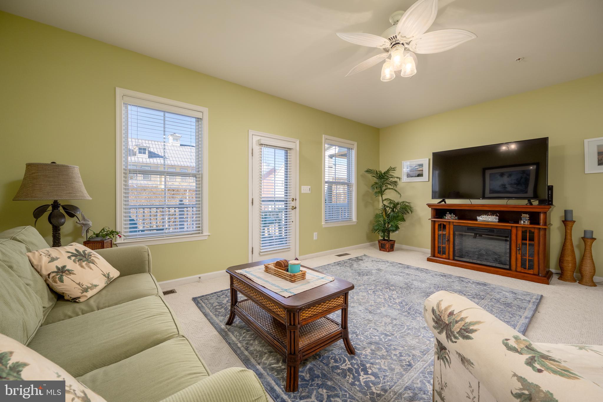 25 Canal Side MEWS E
