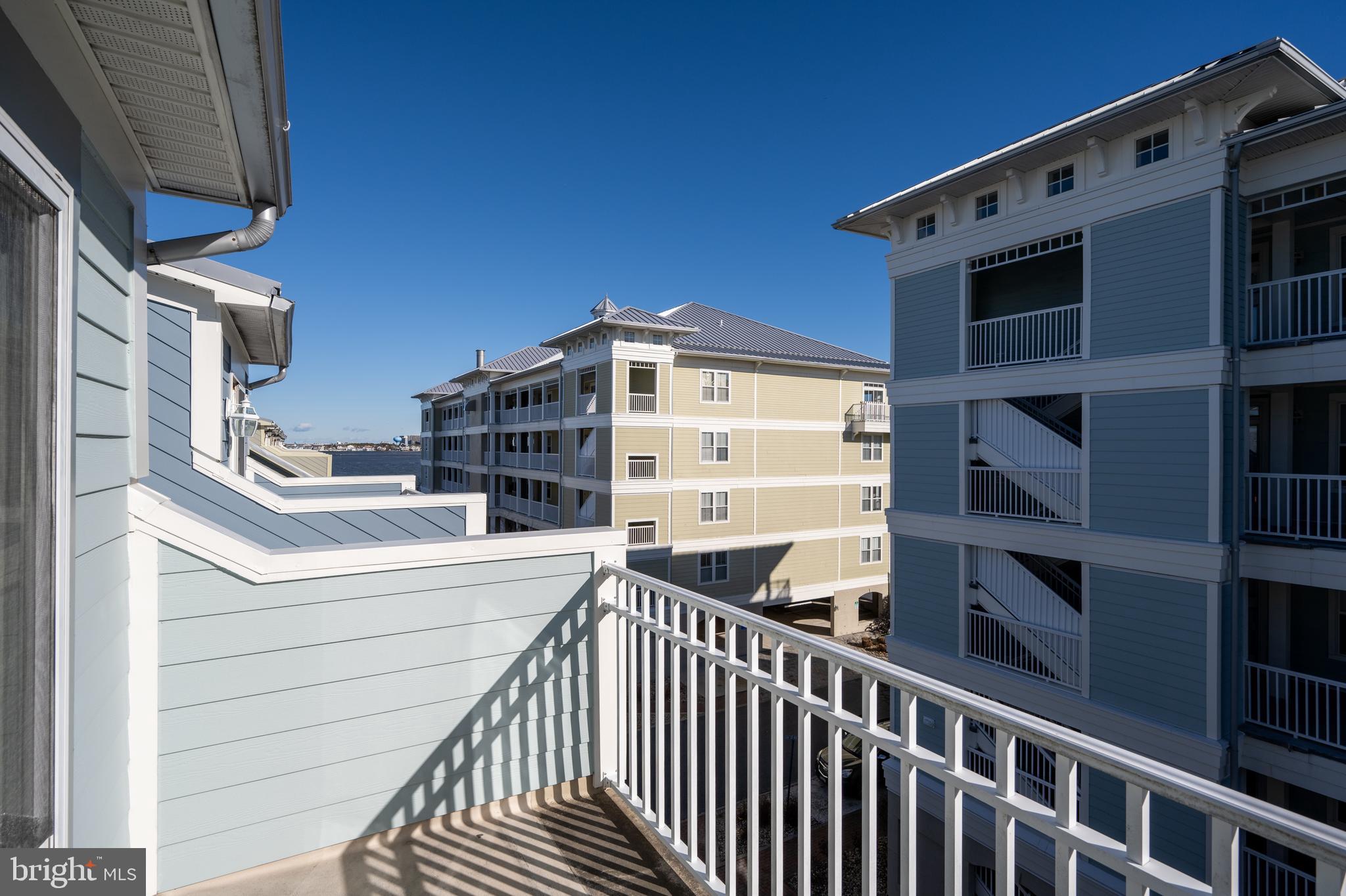 25 Canal Side MEWS E