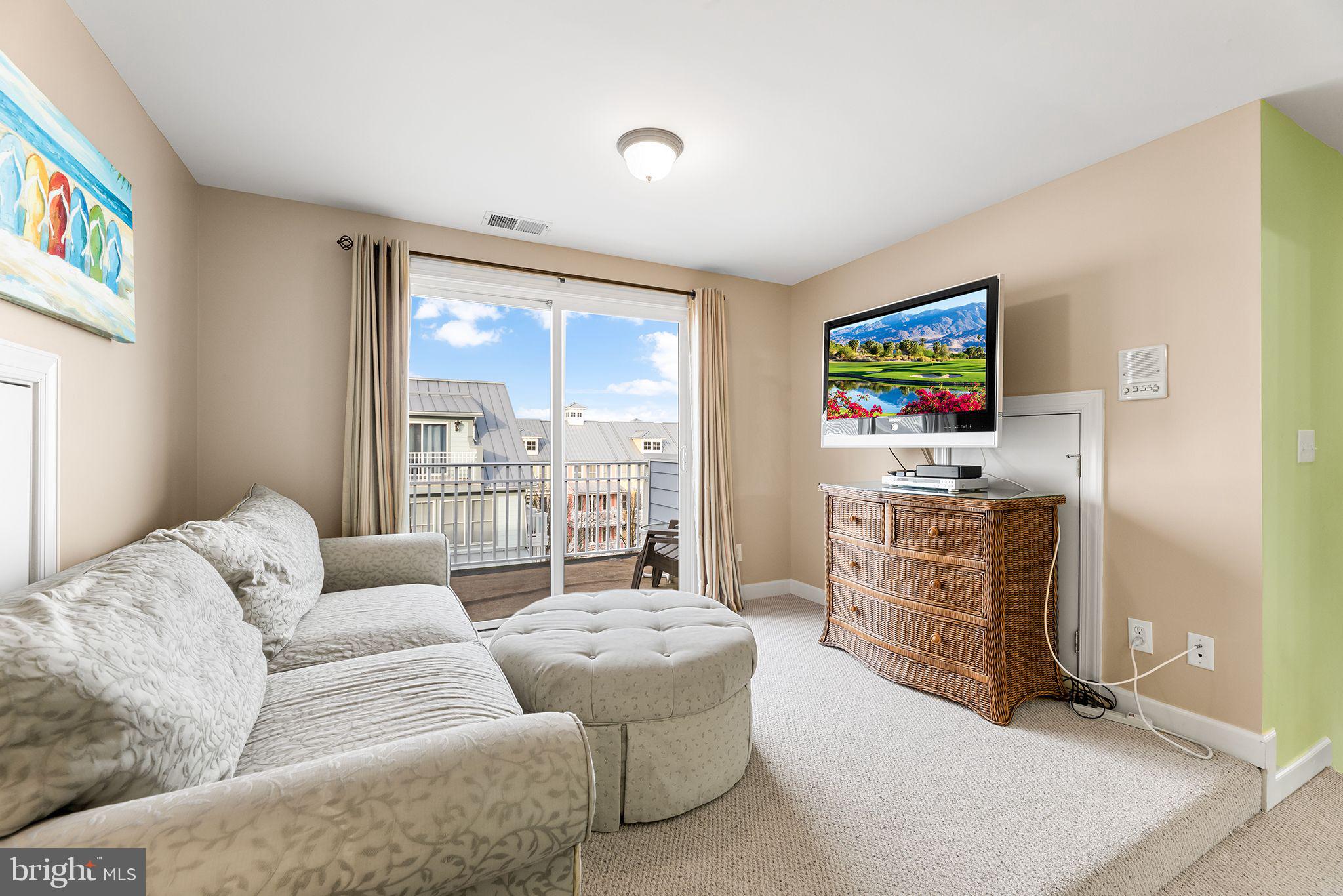 1 Beach Walk Mews Unit: LUS-AQ